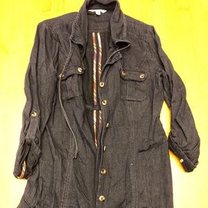 Cabi Medium button up light jacket/cardigan with pockets.